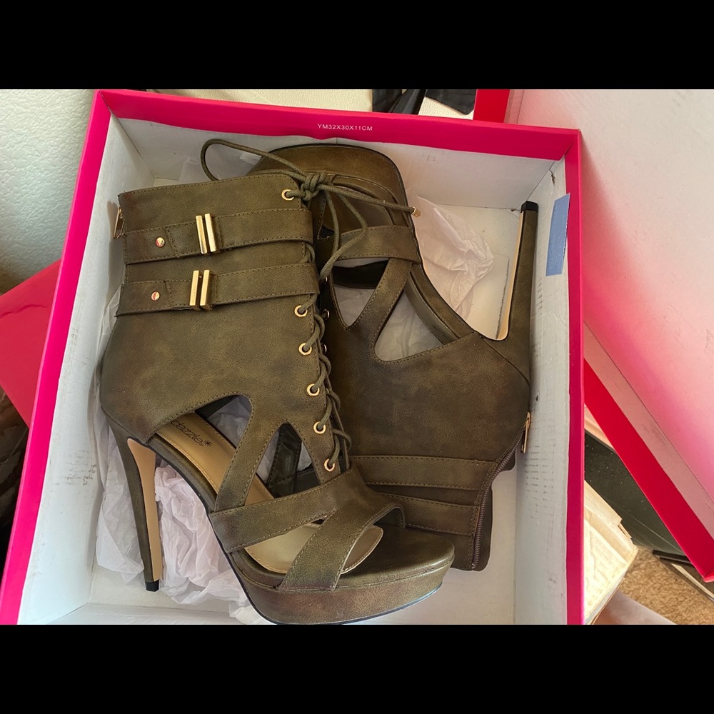 Briley Dress Sandals, Olive